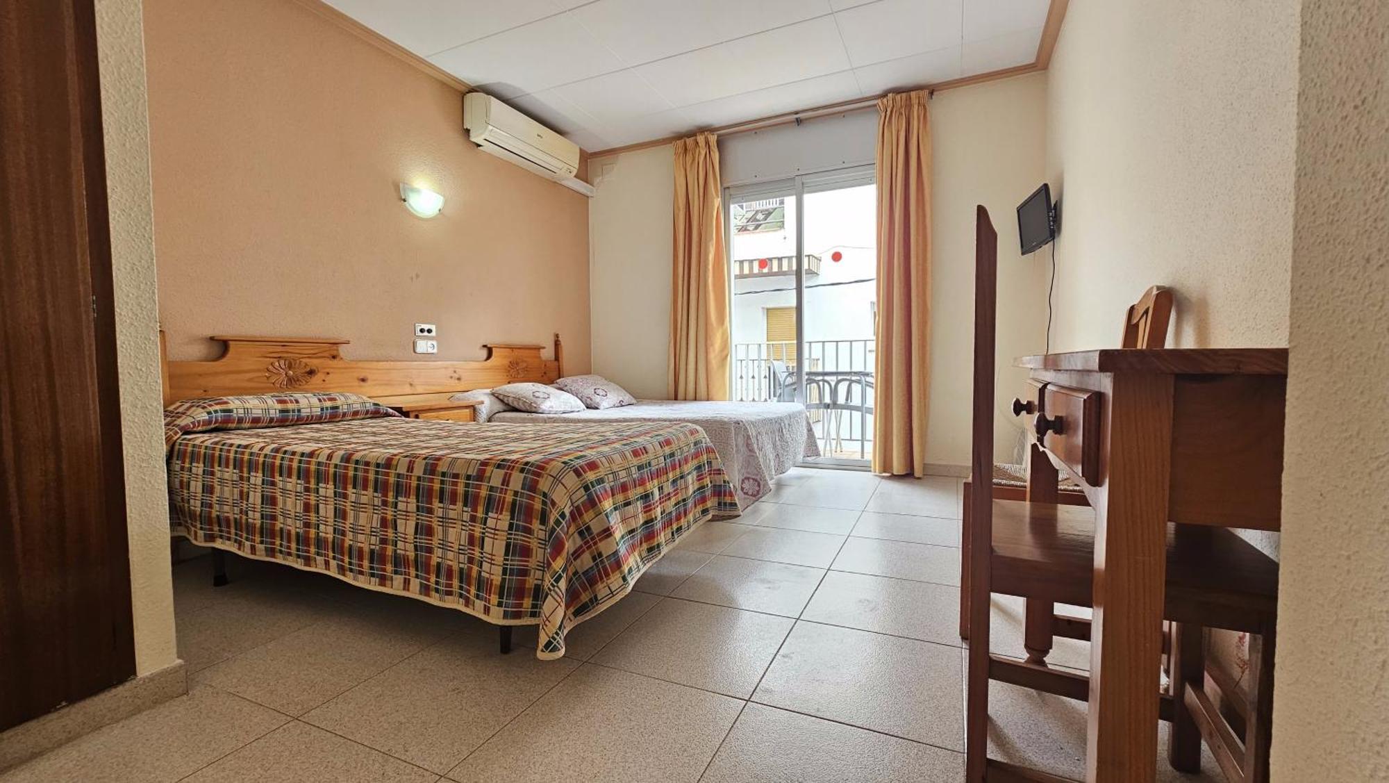 Hostal Los Manos Blanes Exteriér fotografie