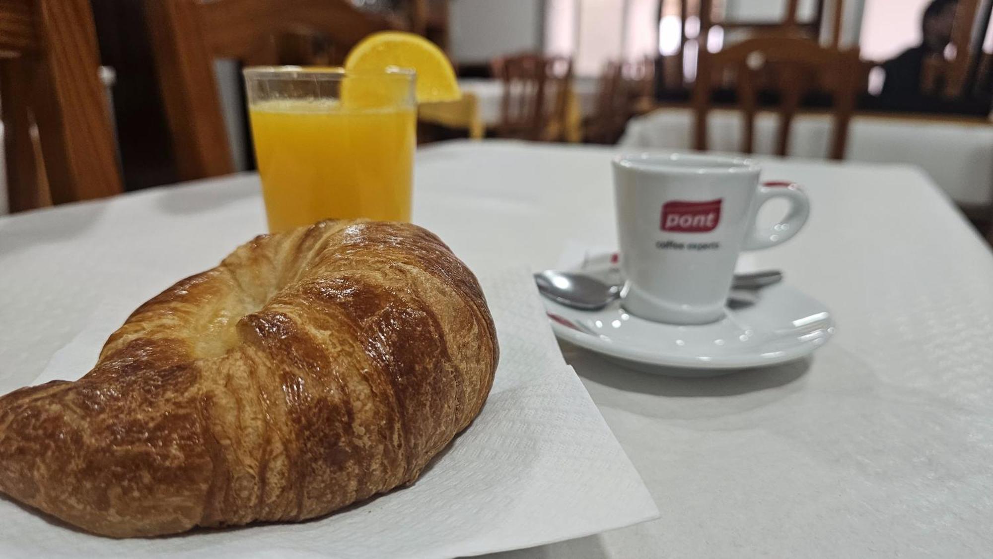Hostal Los Manos Blanes Exteriér fotografie