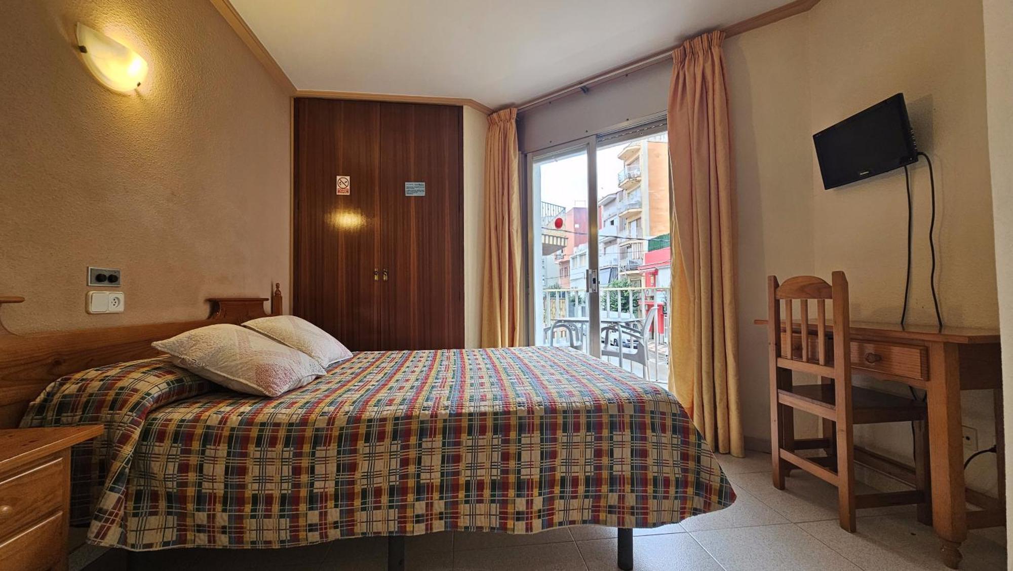 Hostal Los Manos Blanes Exteriér fotografie