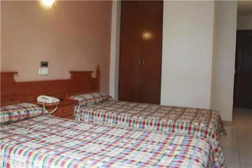 Hostal Los Manos Blanes Exteriér fotografie