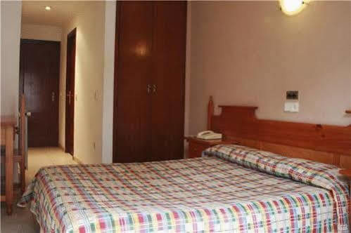 Hostal Los Manos Blanes Exteriér fotografie